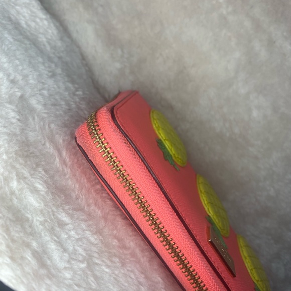 Kate spade pineapple wallet - Picture 4 of 8